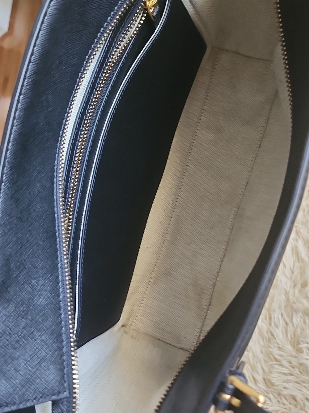 Tory Burch Emerson Purse - Picture 11 of 13